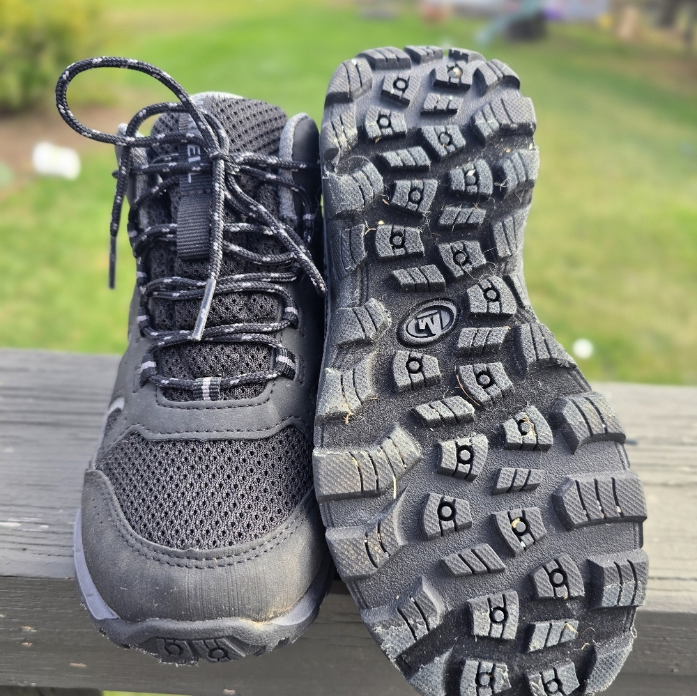MerrellOakcreek Mid Lace Waterproof Boot | Size 1 Wide